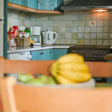Liakoto Stonewall House First Floor Апартаменты *